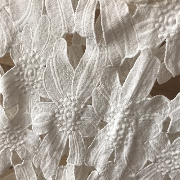 White, flower see through tank/blouse - Picture 2 of 2